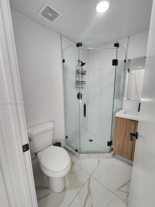 For Rent: $1,300 (0 beds, 1 baths, 1398 Square Feet)
