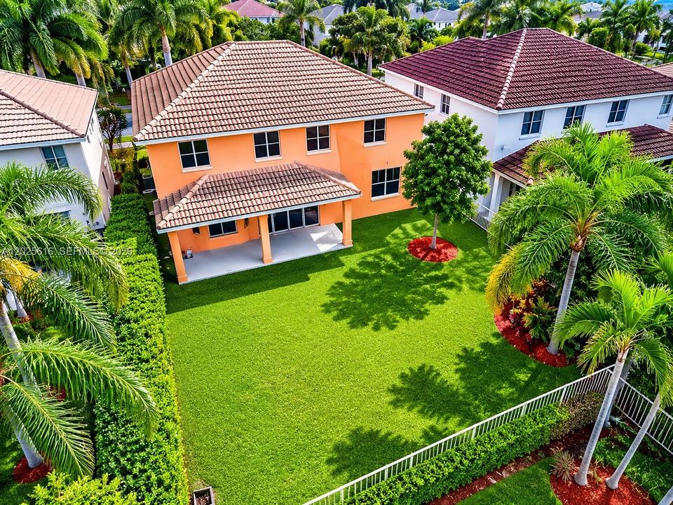 В аренду: $6,400 (6 спален, 4 ванн, 3071 Квадратных фут)