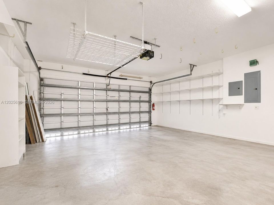 В аренду: $6,400 (6 спален, 4 ванн, 3071 Квадратных фут)