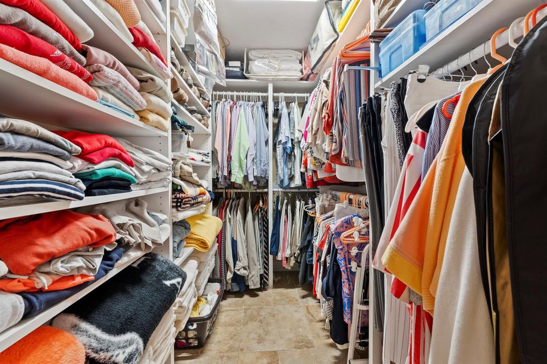 Walk-in Closet