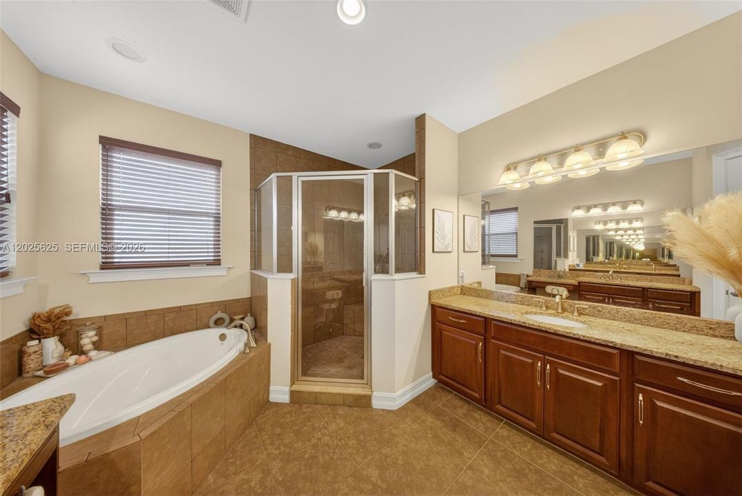 For Sale: $620,000 (5 beds, 4 baths, 3586 Square Feet)