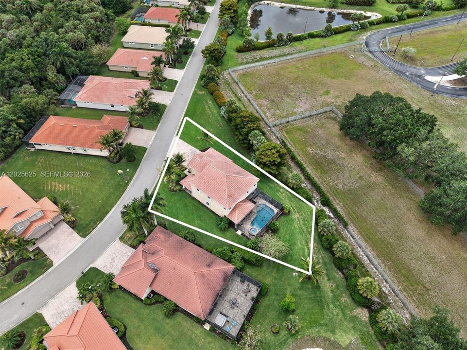 For Sale: $620,000 (5 beds, 4 baths, 3586 Square Feet)