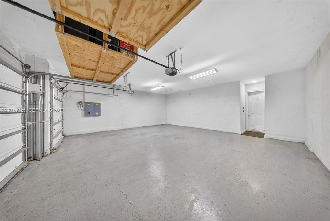 For Sale: $620,000 (5 beds, 4 baths, 3586 Square Feet)