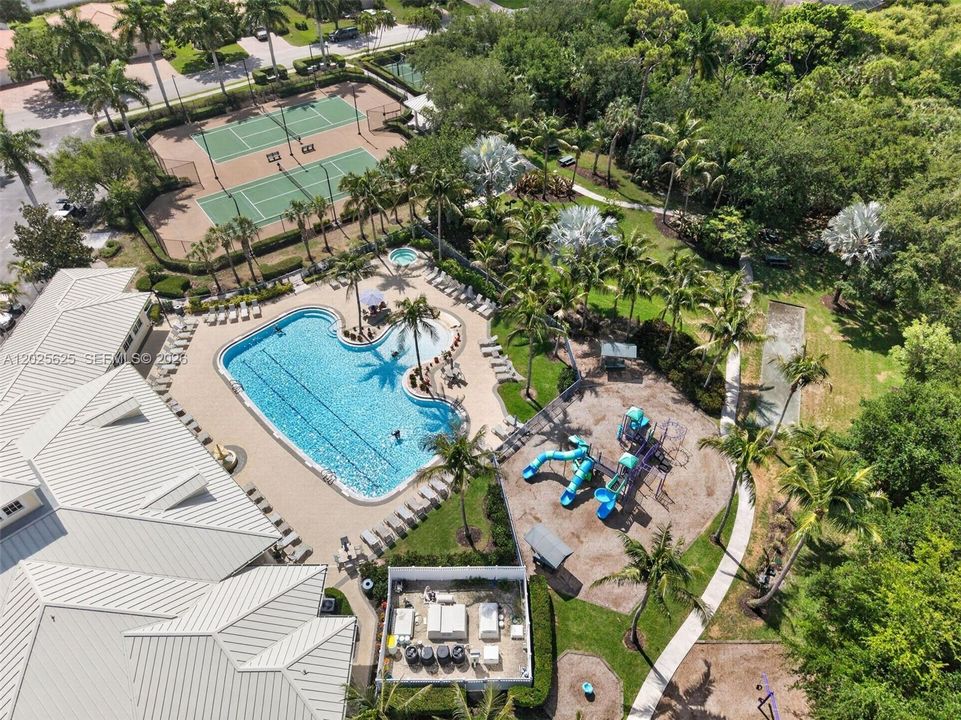 For Sale: $620,000 (5 beds, 4 baths, 3586 Square Feet)