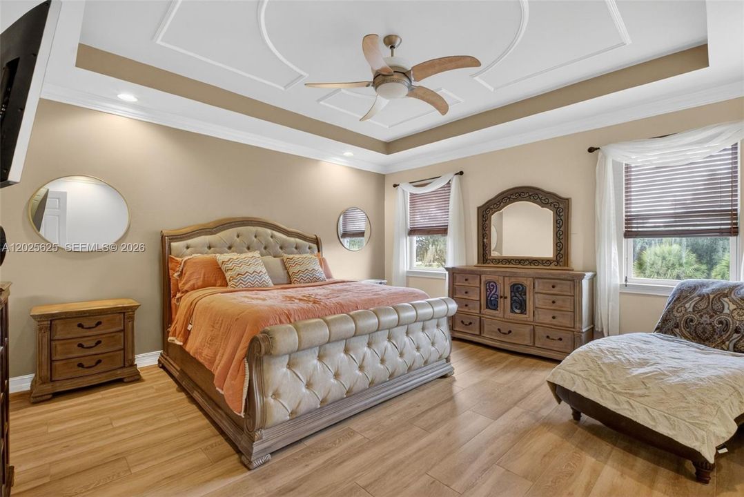 For Sale: $620,000 (5 beds, 4 baths, 3586 Square Feet)