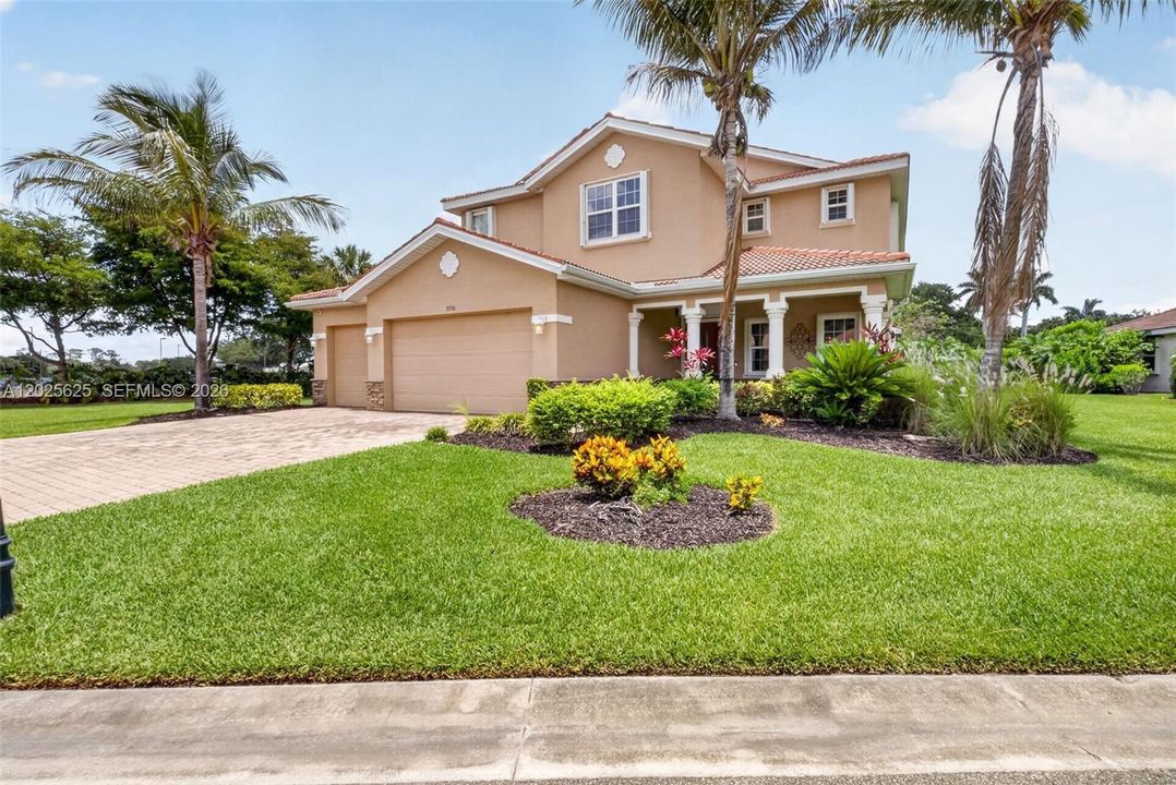 For Sale: $620,000 (5 beds, 4 baths, 3586 Square Feet)