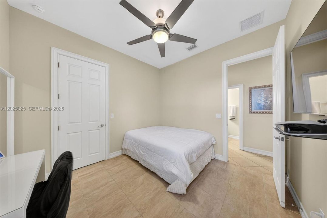 For Sale: $620,000 (5 beds, 4 baths, 3586 Square Feet)