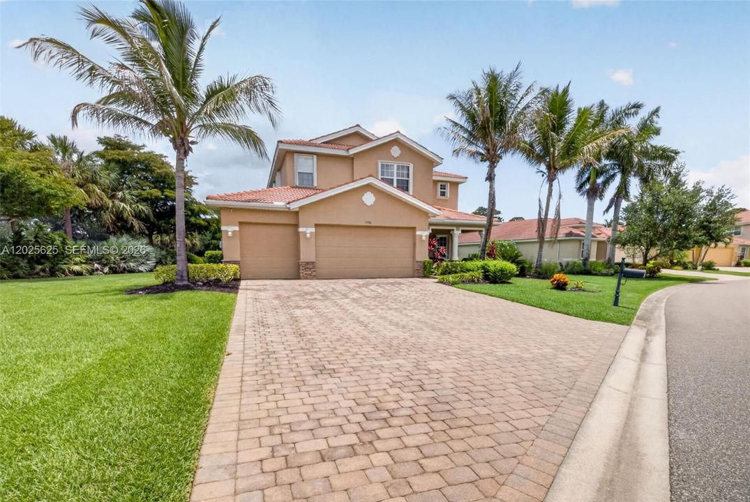 For Sale: $620,000 (5 beds, 4 baths, 3586 Square Feet)