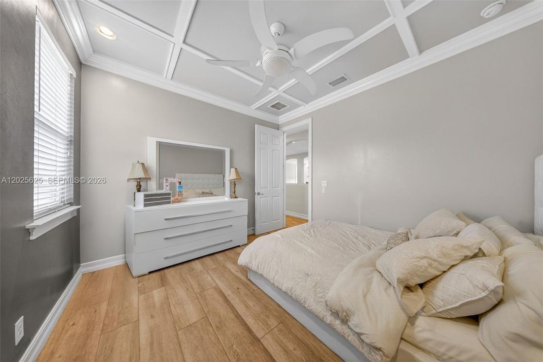 For Sale: $620,000 (5 beds, 4 baths, 3586 Square Feet)