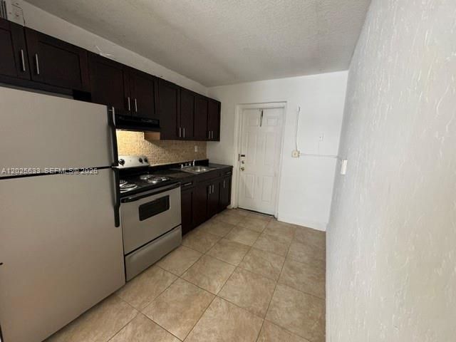 For Rent: $1,700 (2 beds, 1 baths, 9300 Square Feet)