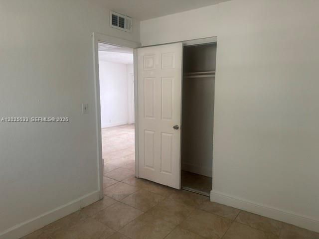 For Rent: $1,700 (2 beds, 1 baths, 9300 Square Feet)