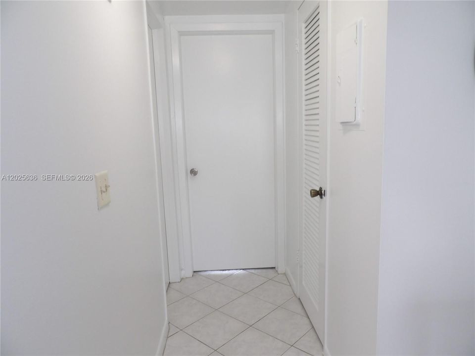 For Rent: $1,450 (1 beds, 1 baths, 600 Square Feet)