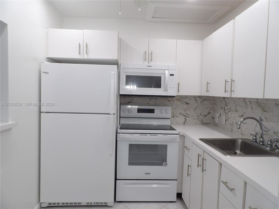 For Rent: $1,450 (1 beds, 1 baths, 600 Square Feet)