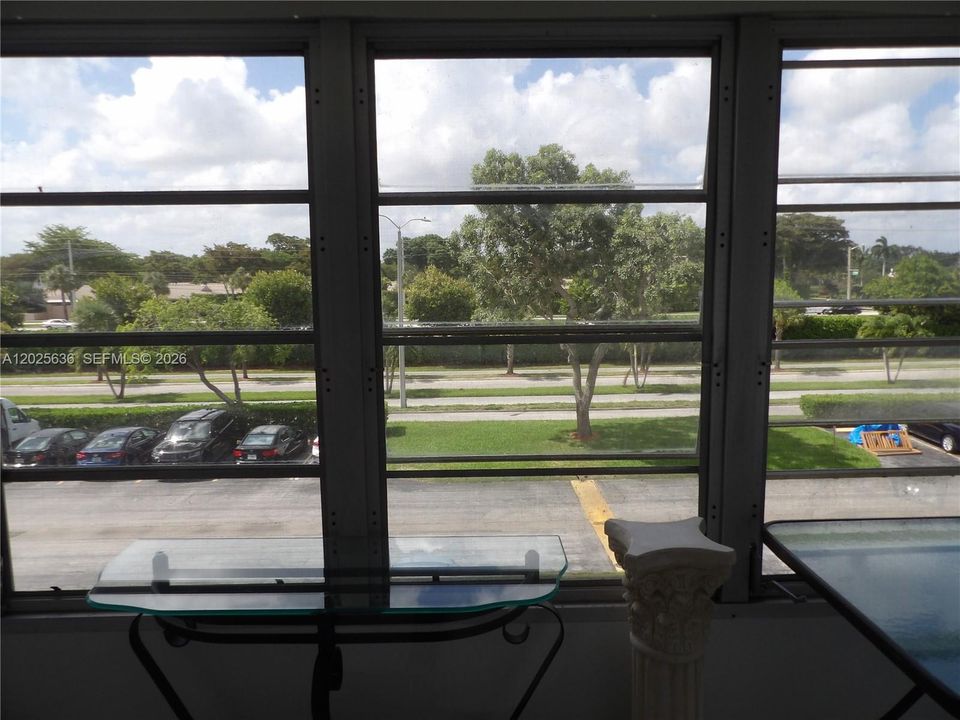 For Rent: $1,450 (1 beds, 1 baths, 600 Square Feet)