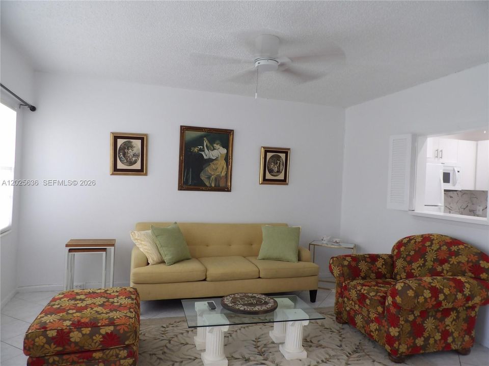 For Rent: $1,450 (1 beds, 1 baths, 600 Square Feet)
