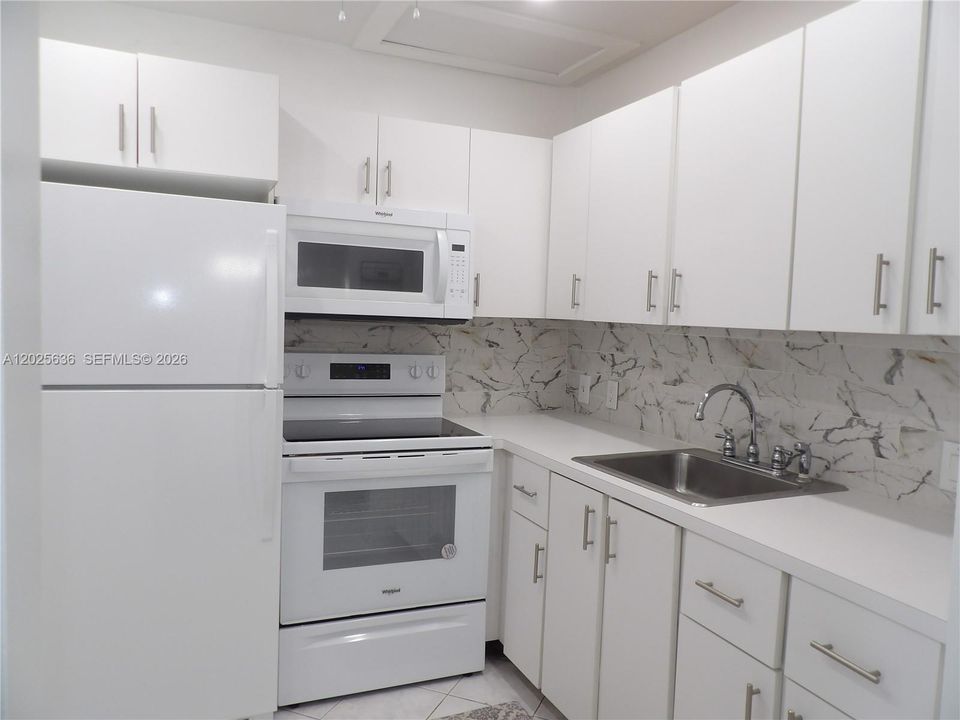 For Rent: $1,450 (1 beds, 1 baths, 600 Square Feet)