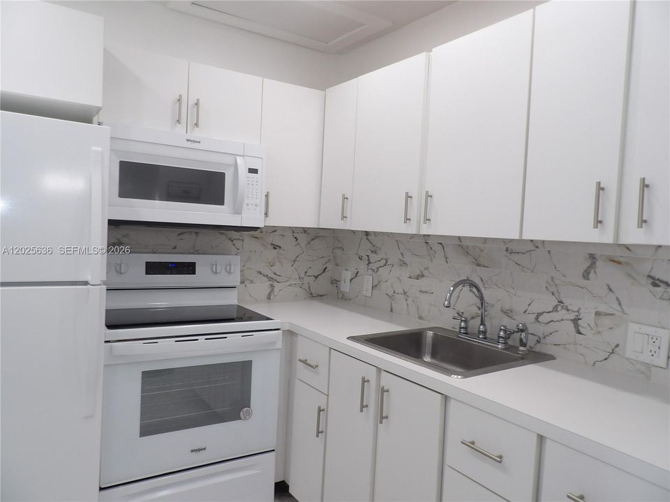 For Rent: $1,450 (1 beds, 1 baths, 600 Square Feet)