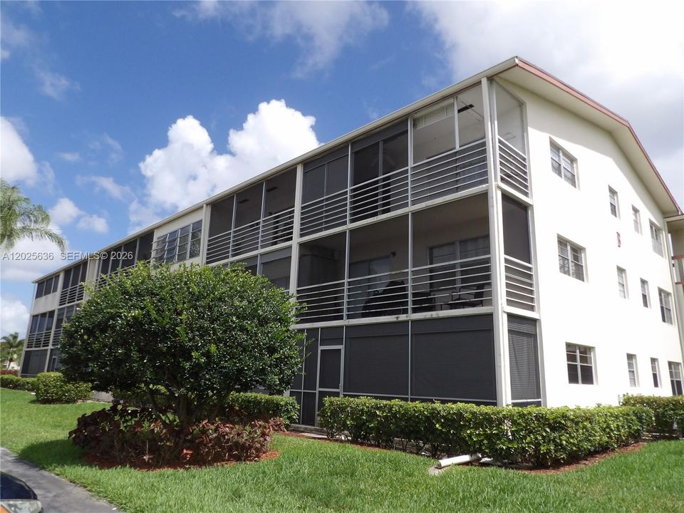 For Rent: $1,450 (1 beds, 1 baths, 600 Square Feet)