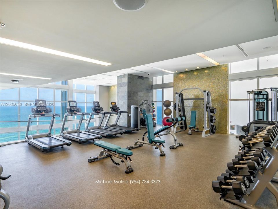 В аренду: $4,599 (1 спален, 1 ванн, 914 Квадратных фут)