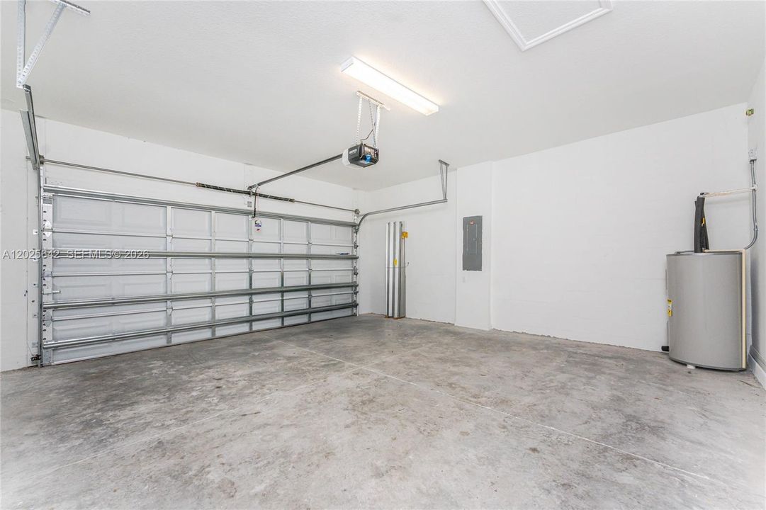 For Rent: $2,300 (3 beds, 2 baths, 0 Square Feet)