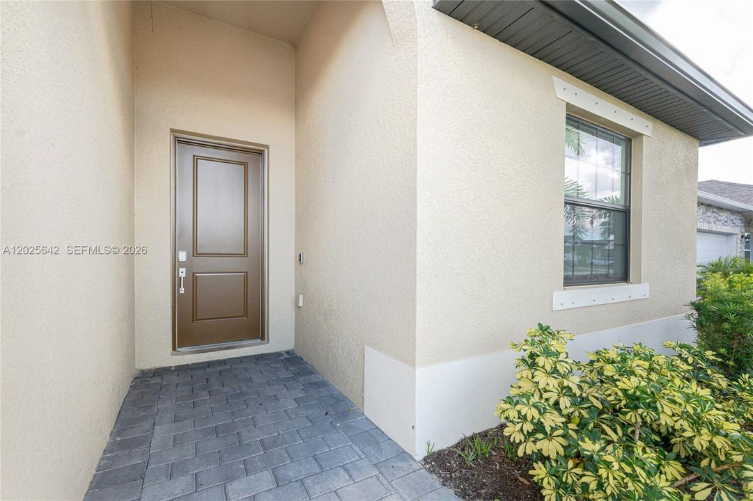 For Rent: $2,300 (3 beds, 2 baths, 0 Square Feet)