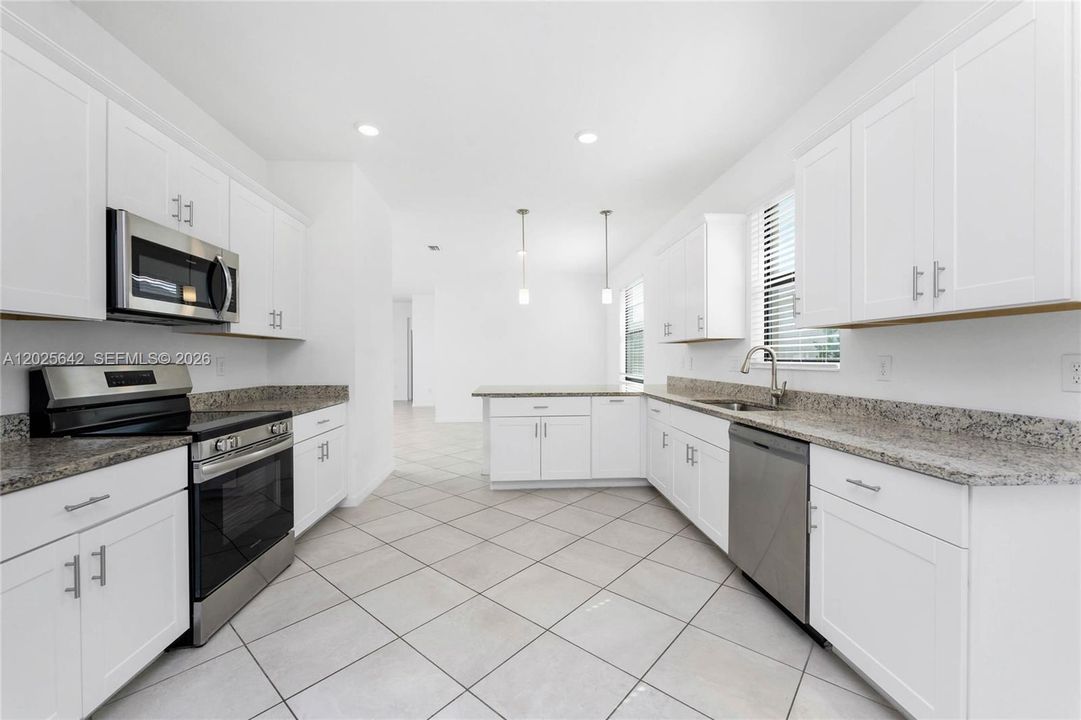 For Rent: $2,300 (3 beds, 2 baths, 0 Square Feet)