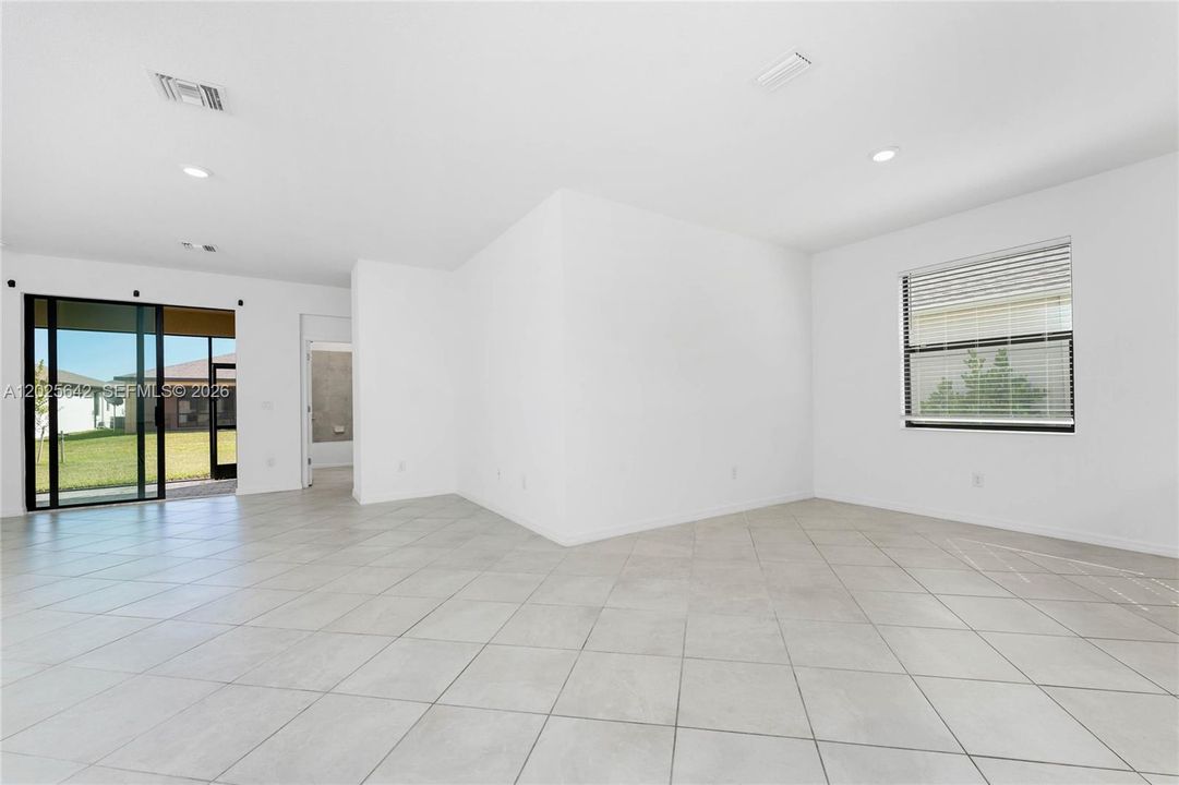 For Rent: $2,300 (3 beds, 2 baths, 0 Square Feet)