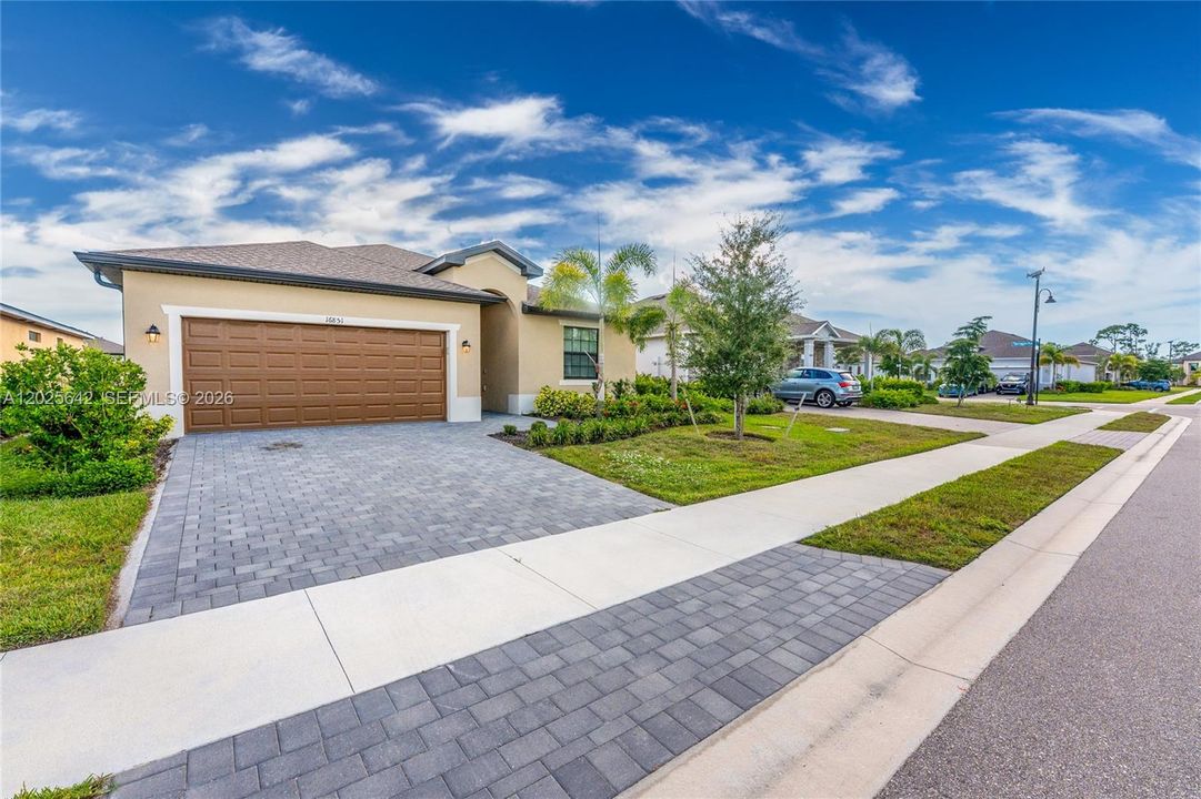 For Rent: $2,300 (3 beds, 2 baths, 0 Square Feet)