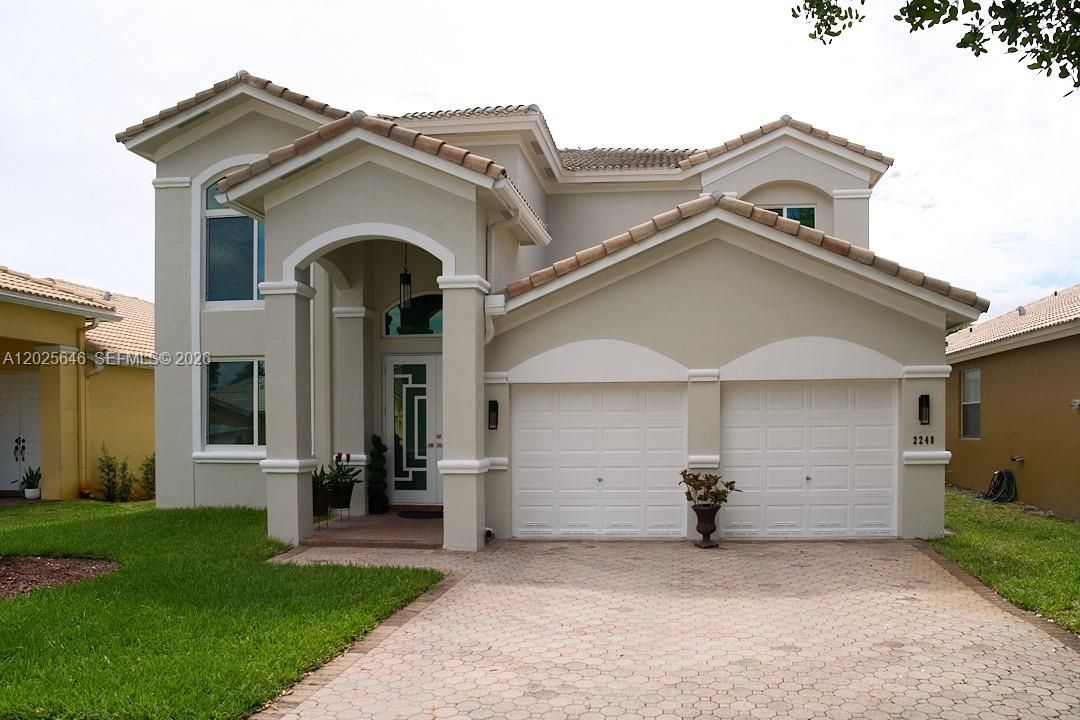 For Sale: $780,000 (4 beds, 3 baths, 2902 Square Feet)