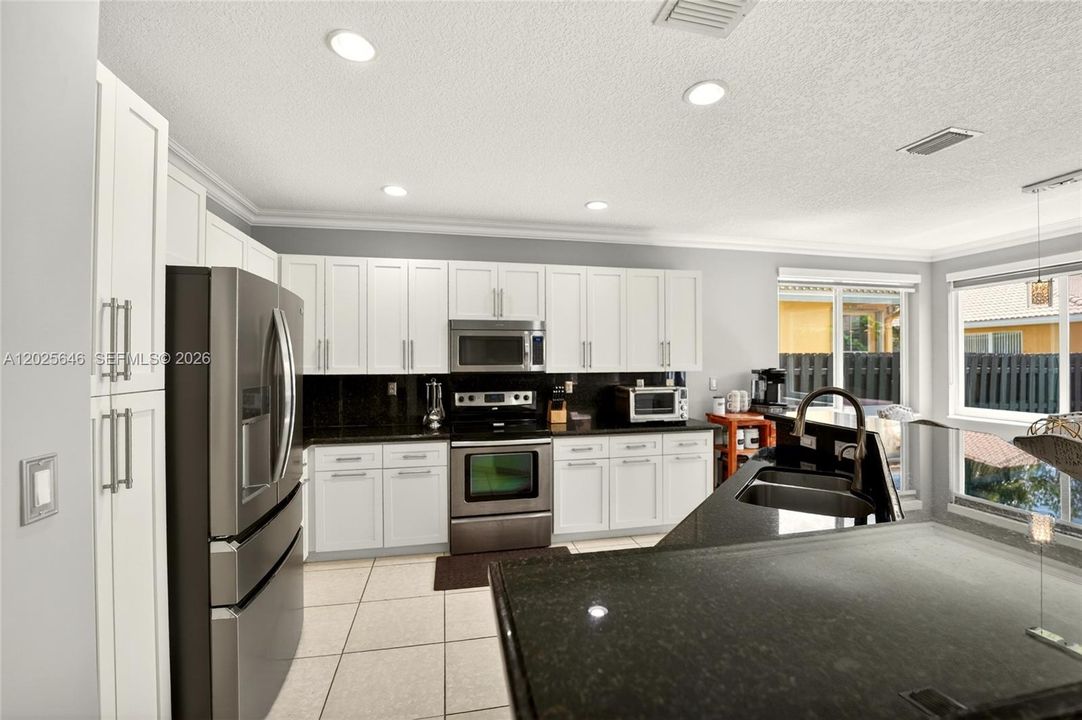 For Sale: $780,000 (4 beds, 3 baths, 2902 Square Feet)