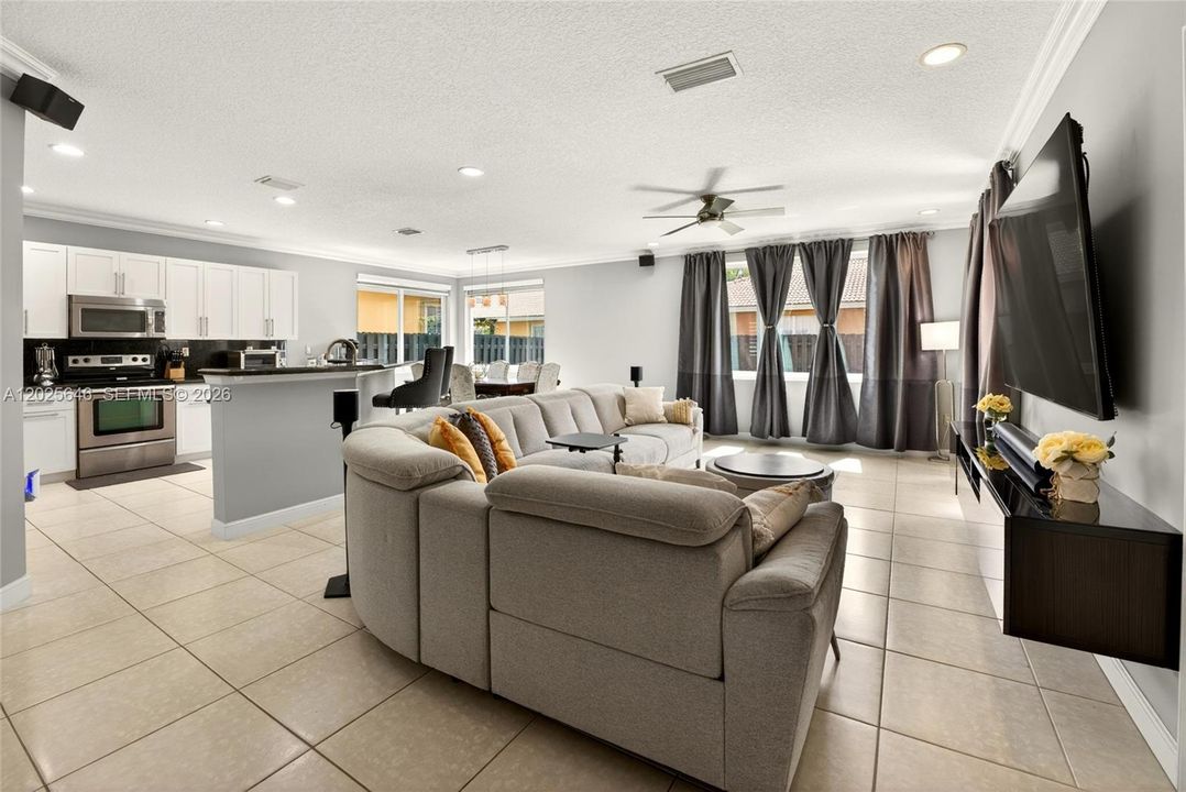 For Sale: $780,000 (4 beds, 3 baths, 2902 Square Feet)