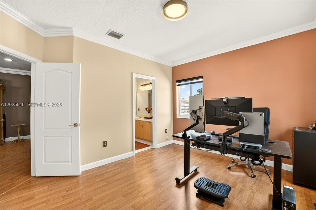 For Sale: $780,000 (4 beds, 3 baths, 2902 Square Feet)