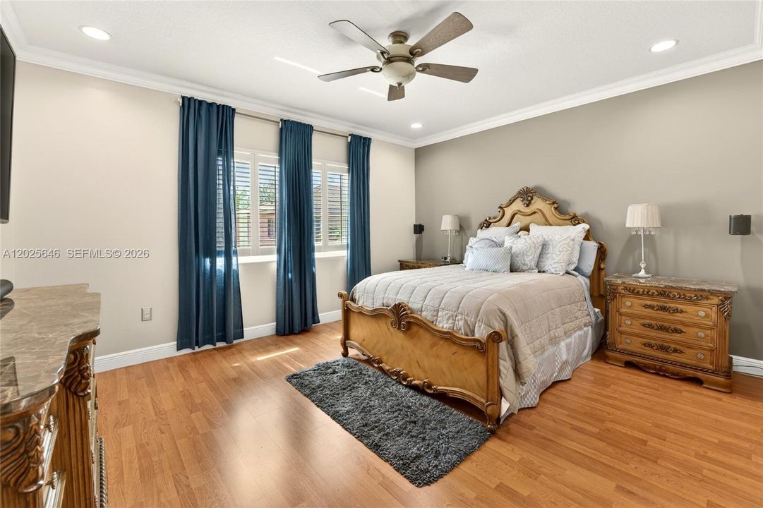 For Sale: $780,000 (4 beds, 3 baths, 2902 Square Feet)
