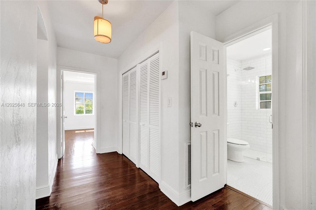 For Sale: $1,650,000 (4 beds, 2 baths, 1923 Square Feet)
