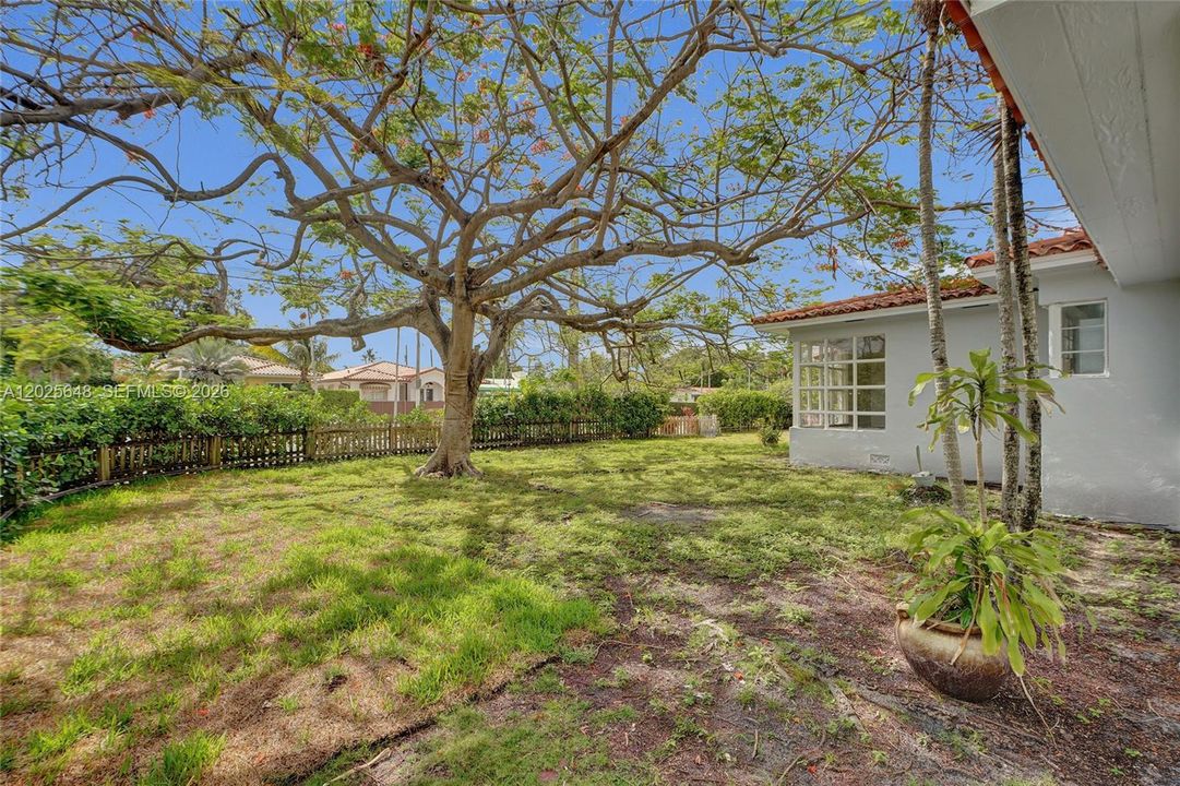 For Sale: $1,650,000 (4 beds, 2 baths, 1923 Square Feet)