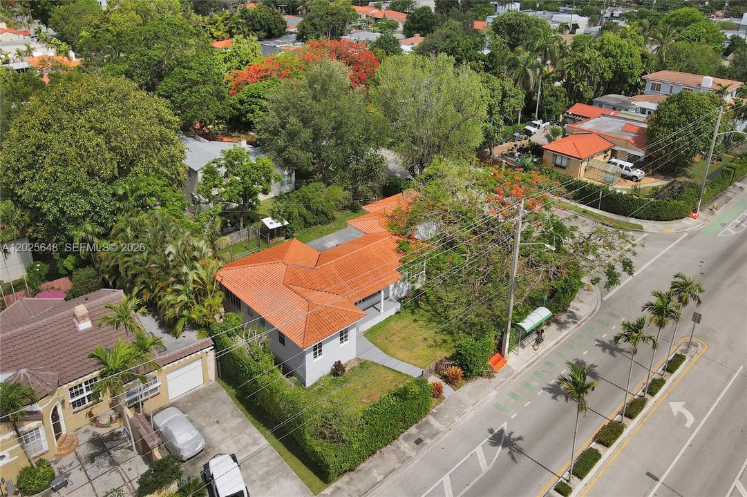 For Sale: $1,650,000 (4 beds, 2 baths, 1923 Square Feet)