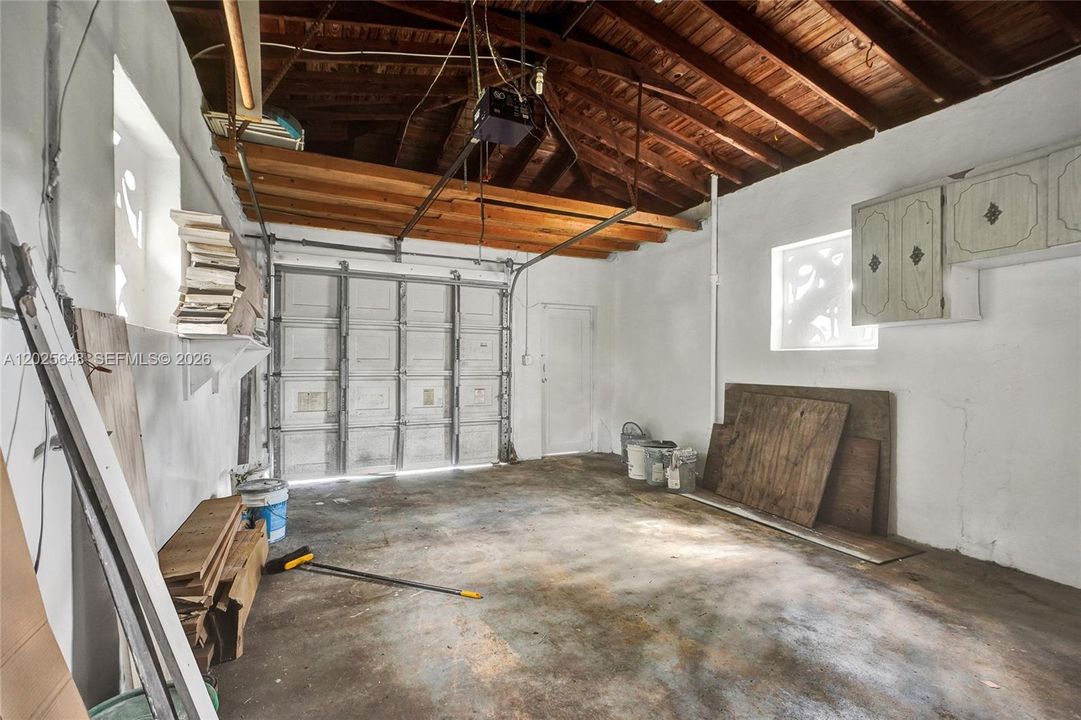 For Sale: $1,650,000 (4 beds, 2 baths, 1923 Square Feet)