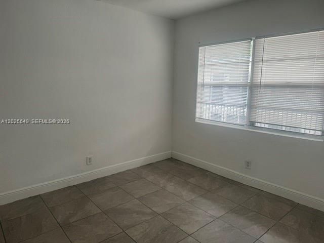For Rent: $1,700 (2 beds, 1 baths, 9300 Square Feet)