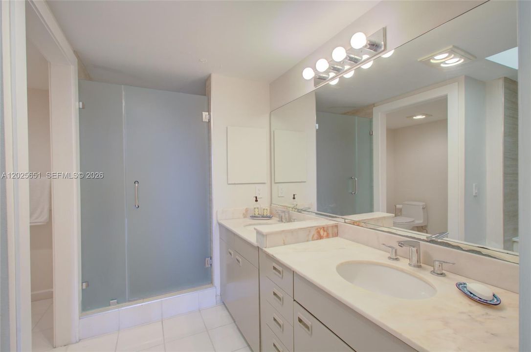 Active With Contract: $1,150,000 (2 beds, 2 baths, 1600 Square Feet)