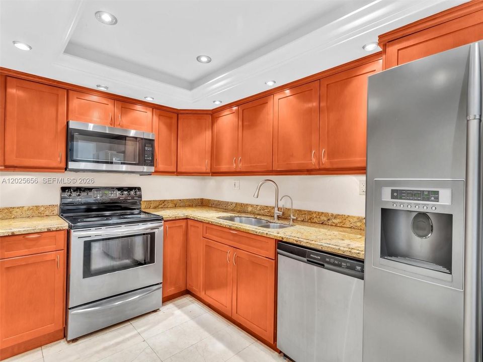 For Sale: $570,000 (2 beds, 2 baths, 1120 Square Feet)