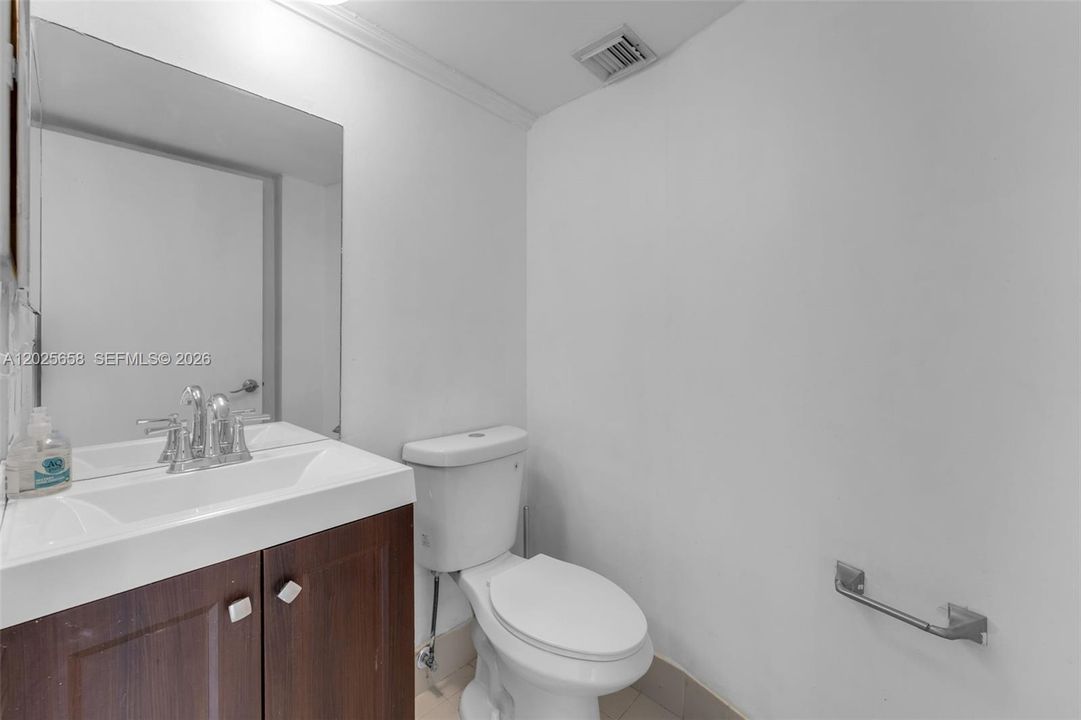 For Sale: $565,000 (3 beds, 2 baths, 1290 Square Feet)