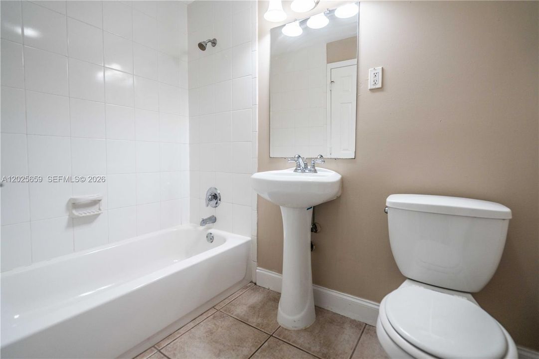 В аренду: $1,850 (1 спален, 1 ванн, 650 Квадратных фут)