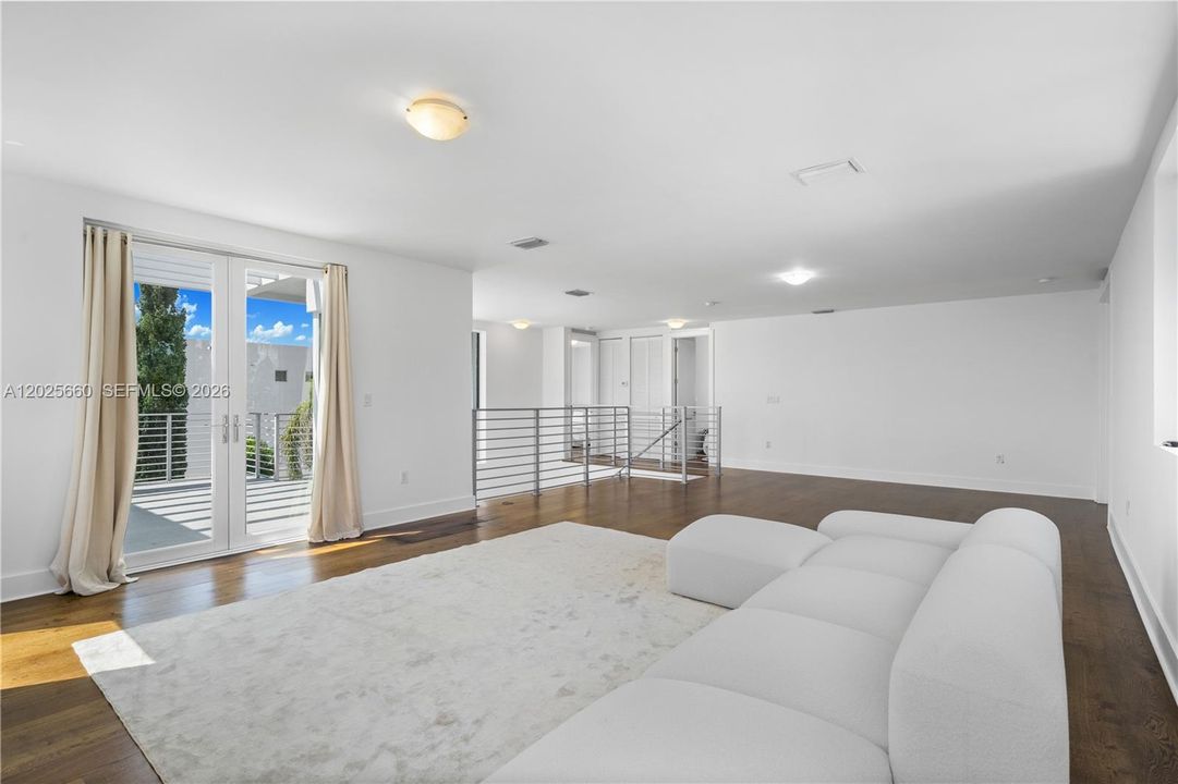 For Sale: $1,800,000 (4 beds, 4 baths, 3624 Square Feet)