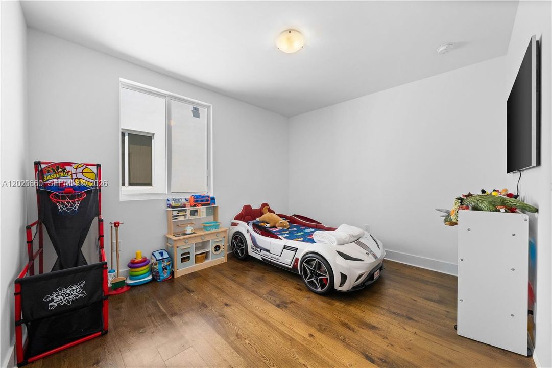For Sale: $1,800,000 (4 beds, 4 baths, 3624 Square Feet)
