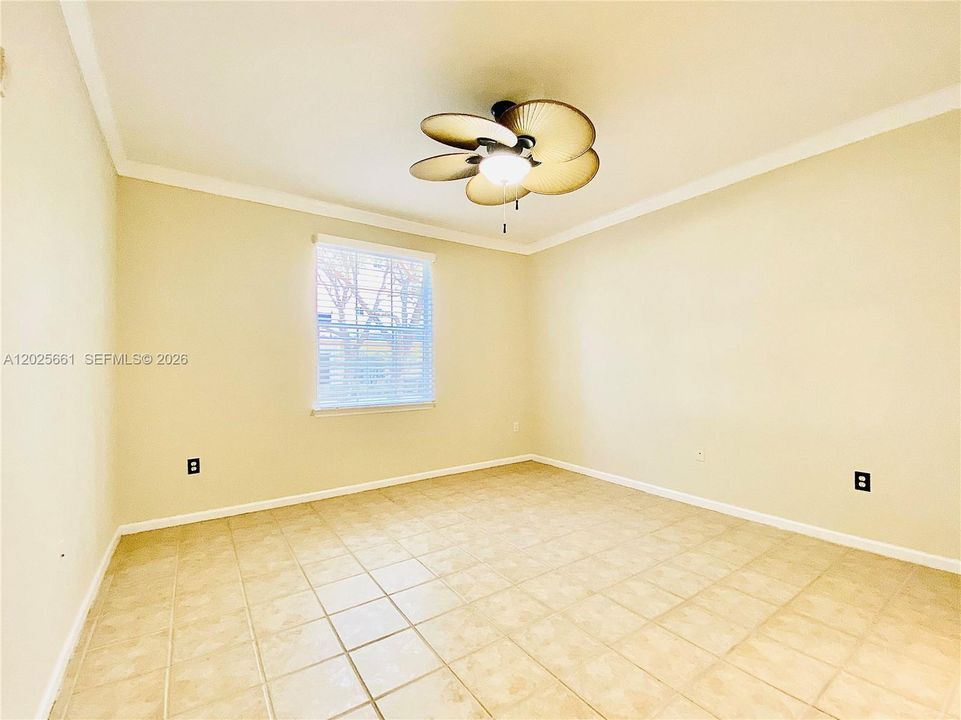 For Rent: $2,300 (1 beds, 1 baths, 849 Square Feet)