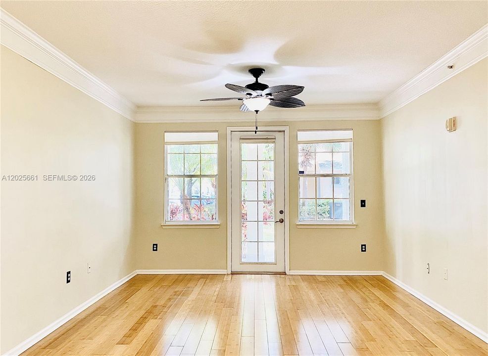 For Rent: $2,300 (1 beds, 1 baths, 849 Square Feet)