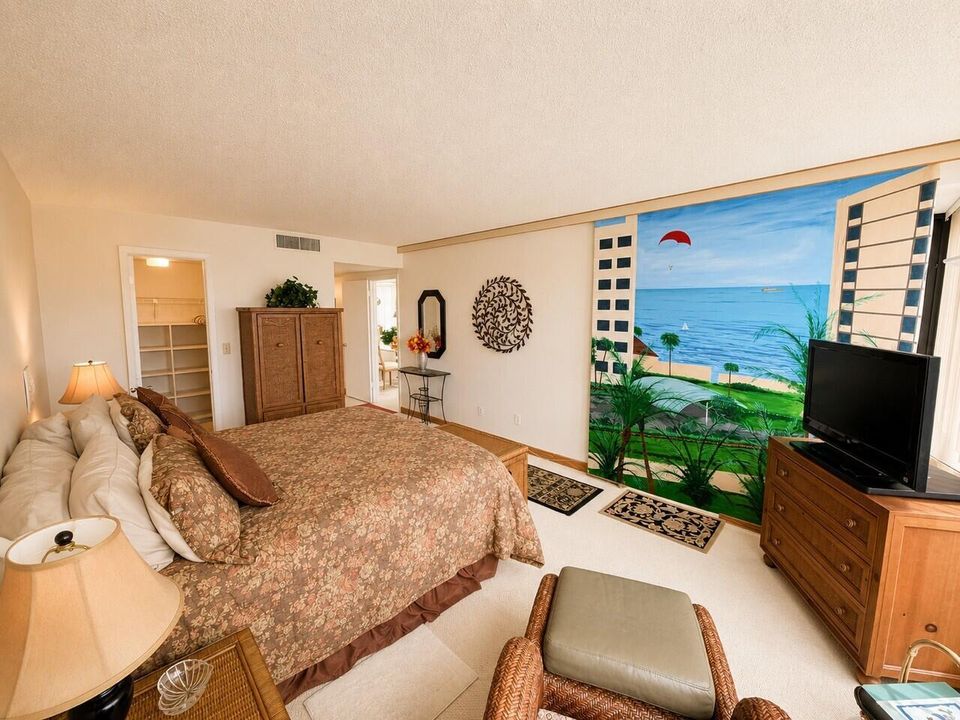 Master bedroom 2