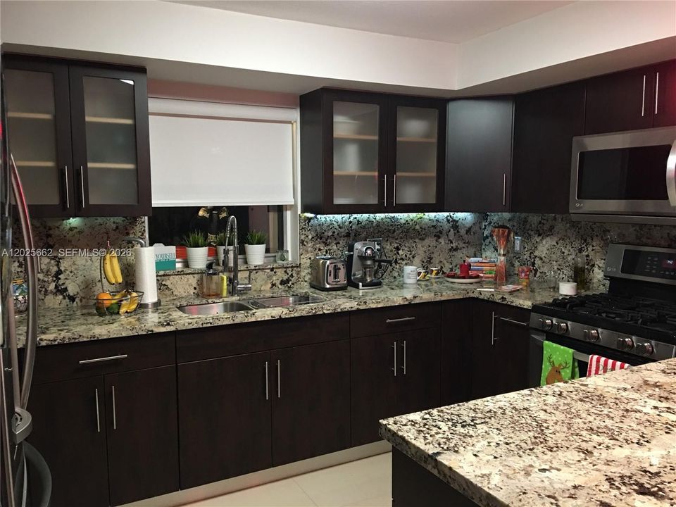 В аренду: $3,200 (3 спален, 2 ванн, 0 Квадратных фут)