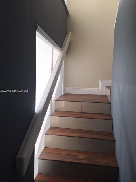 В аренду: $3,200 (3 спален, 2 ванн, 0 Квадратных фут)