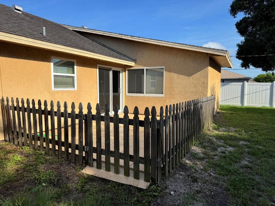 7b backyard
